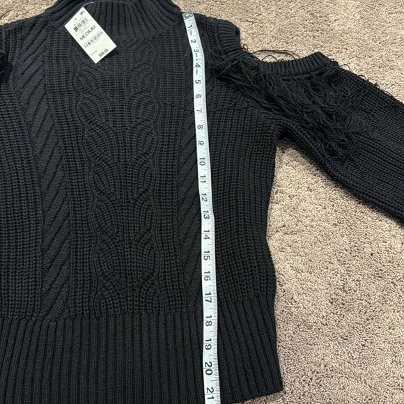 Cold shoulder black fringe sweater! Size M INC NWT - Picture 5 of 9
